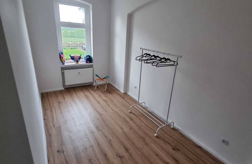 Zeitz House | modern apartment - 30 min to Leipzig