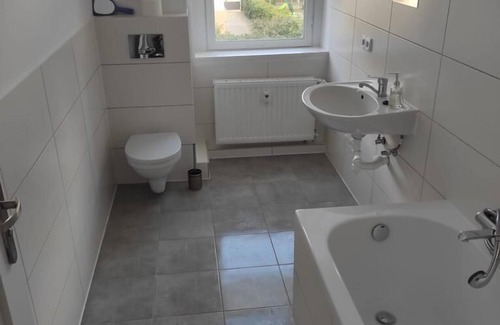 Zeitz House | modern apartment - 30 min to Leipzig