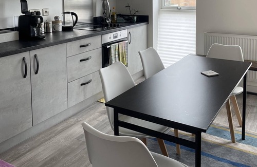 South Hornchurch Apartment | Modern Apartment All Amenities Greater London