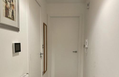 South Hornchurch Apartment | Modern Apartment All Amenities Greater London