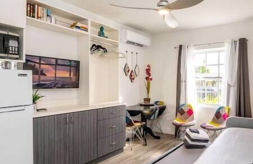Flagami House | Modern Apartment by Coral Gables. 4mi Airport. 10mi Beach!