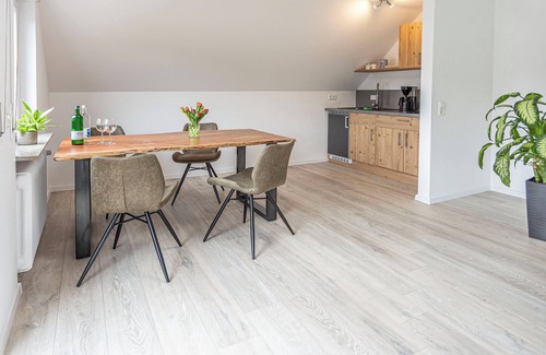 Glatt Apartment | Modern apartment in a quiet location with a view of the Glatt moated castle