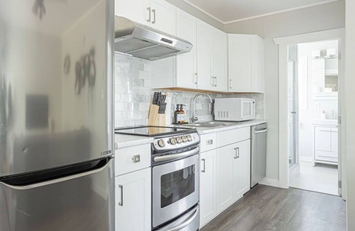 Hope House | Modern Apartment Downtown Hope