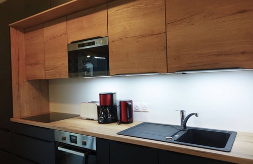 Sarzeau Apartment | Modern Apartment for 2-4, 400m from Beach, Terrace, Parking, Quiet Area