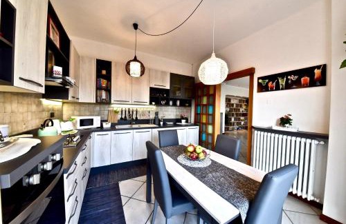Cogliate Apartment | Modern apartment halfway between Milan and Como