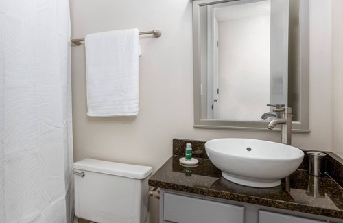 Lewis Center Apartment | Modern Apartment in Prime Location (ID4782X33)