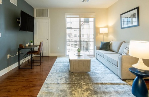 Plymouth Meeting Apartment | Modern Apartment in Prime Location (ID6999)