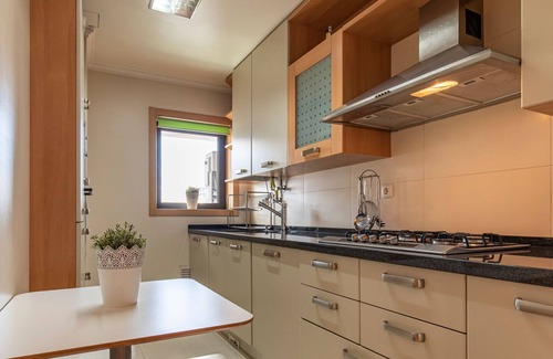 Sao Jorge de Arroios Apartment | Modern Apartment in Anjos by LovelyStay