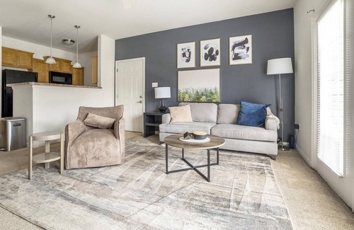 Lexington Apartment | Modern Apartment in Prime Location (ID5959X38)