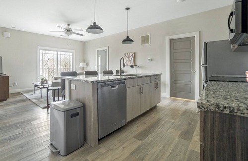 Keene Apartment | Modern Apartment in Prime Location (ID1245X669)