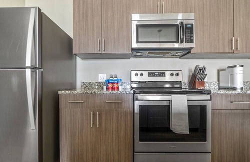 Keene Apartment | Modern Apartment in Prime Location (ID1245X669)