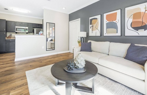 Lexington Apartment | Modern Apartment in Prime Location (ID5832X80)