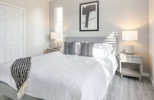 Tramonto Apartment | Modern Apartment in Prime Location (ID4278)
