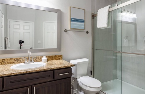 Falconhead Apartment | Modern Apartment in Prime Location (ID7779X37)
