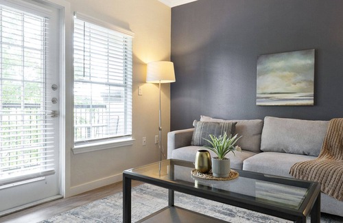 Falconhead Apartment | Modern Apartment in Prime Location (ID7889X93)