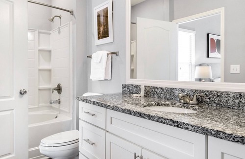 Sand Ridge Apartment | Modern Apartment in Prime Location (ID3722X1)