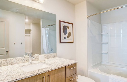 Herriman Apartment | Modern Apartment in Prime Location (ID4854X37)