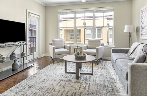 El Paso Apartment | Modern Apartment in Prime Location (ID7815X22)