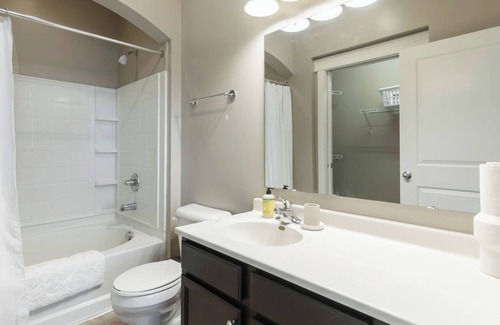 Fishers Apartment | Modern Apartment in Prime Location (ID1381X280)