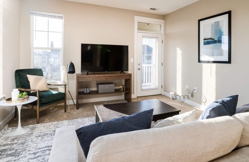 Fishers Apartment | Modern Apartment in Prime Location (ID1403X228)