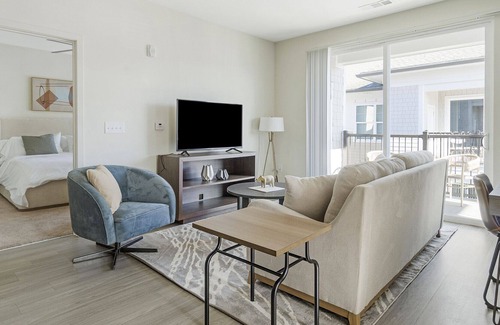 Crabtree Apartment | Modern Apartment in Prime Location (ID1234X658)