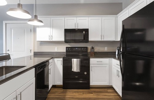 Toledo Apartment | Modern Apartment in Prime Location (ID1358X328)