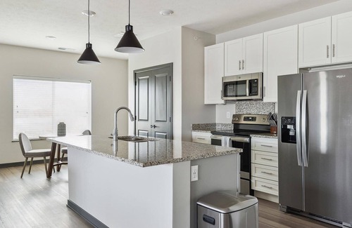 Valley Apartment | Modern Apartment in Prime Location (ID8800X61)