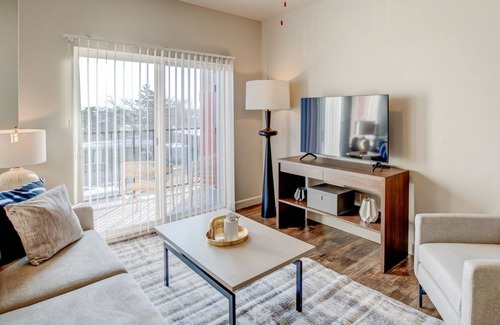 Magna Apartment | Modern Apartment in Prime Location (ID8610X84)