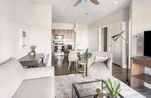 Jefferson Apartment | Modern Apartment in Prime Location (ID1213X362)
