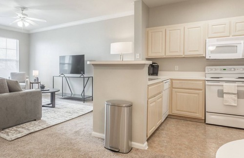 South Tulsa Apartment | Modern Apartment in Prime Location (ID8591X28)