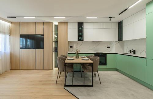 Varna City Centre Apartment | Modern Apartment in Top Center I Steps from Beach by Flat Mаnаger