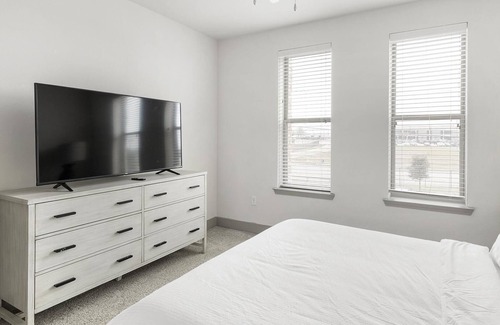 Haltom City Apartment | Modern Apartment in Prime Location (ID1403X367)