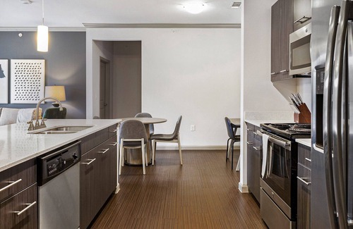 Wetmore Apartment | Modern Apartment in Prime Location (ID1000X931)