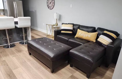 Eckington Apartment | Modern Apartment in Prime NE DC