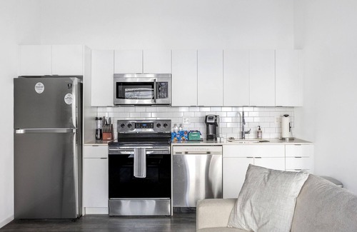 Downtown Wilmington Apartment | Modern Apartment in Prime Location (ID7525X79)
