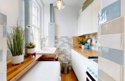 Lancaster Gate Apartment | Modern Apartment next to Hyde Park