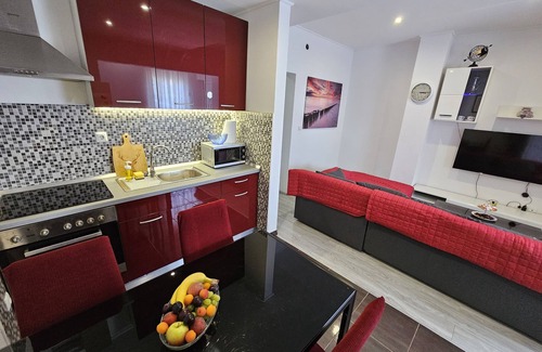 Kastel Stari Apartment | Modern apartment Nikola in a quiet area
