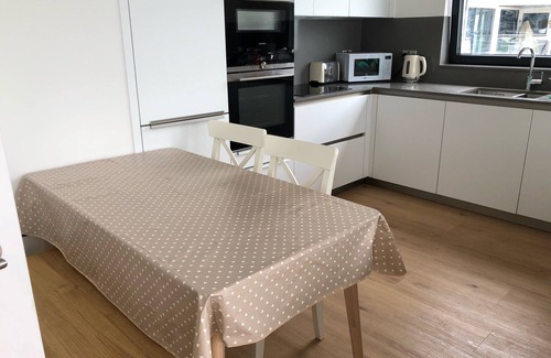 Ramsgate Apartment | Modern apartment on sea front, direct access to beach, harbour, restaurants