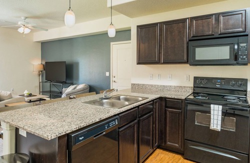 Pleasant Grove Apartment | Modern Apartment in Prime Location (ID5488X40)