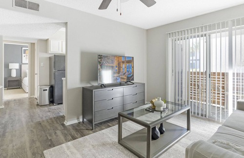 St. Petersburg - Clearwater Apartment | Modern Apartment in Prime Location (ID1213X949)