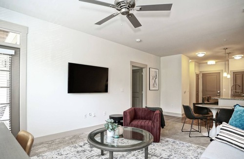 Crestline Heights Apartment | Modern Apartment in Prime Location (ID889)