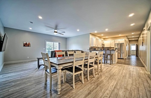 Grass Lake Apartment | Modern Apartment w/Deck: 3 Miles to Grass Lake!