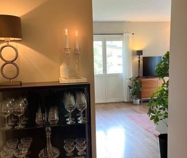 Sinsen Apartment | Modern apartment with a balcony and free parking