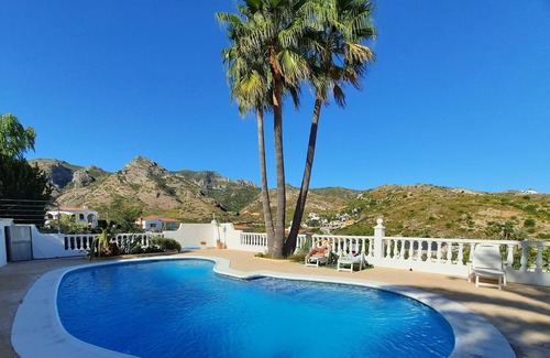 Gandia Apartment | Modern Apartment With Heated Pool