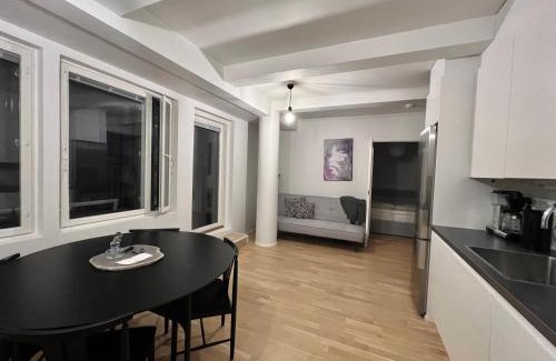 Hietalahti Apartment | modern apartment with private terrace