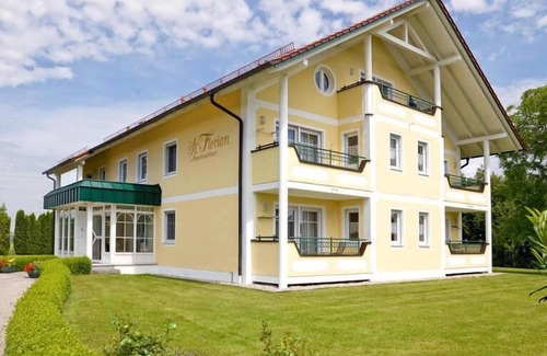 Bad Fuessing Apartment | Modern app. (46m2), fully equipped kitchen