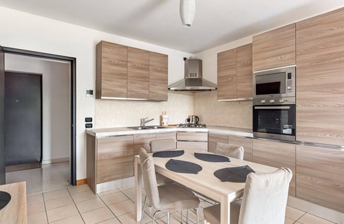 Mestre Apartment | Modern Apt in Mestre W/Terrace near the Station!