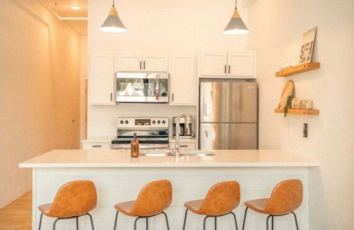 Duluth Apartment | Modern Apt w/Gym, Elevator, Coffee Shop | 222