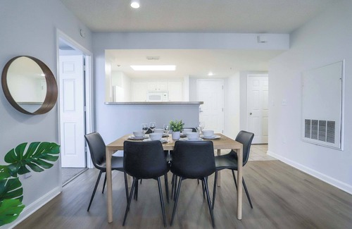 Ballston Apartment | Modern Apt with Gym, Balcony & Metro Access
