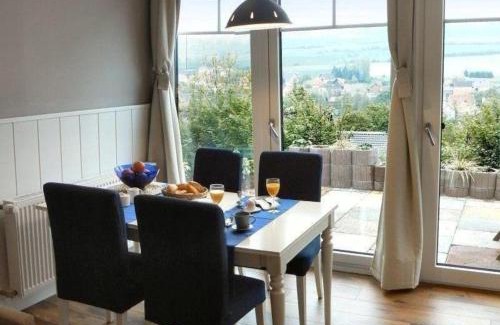 Husen House | Modern ausgestattetes Ferienhaus mit möblierter Südhang-Terrasse im Altenautal